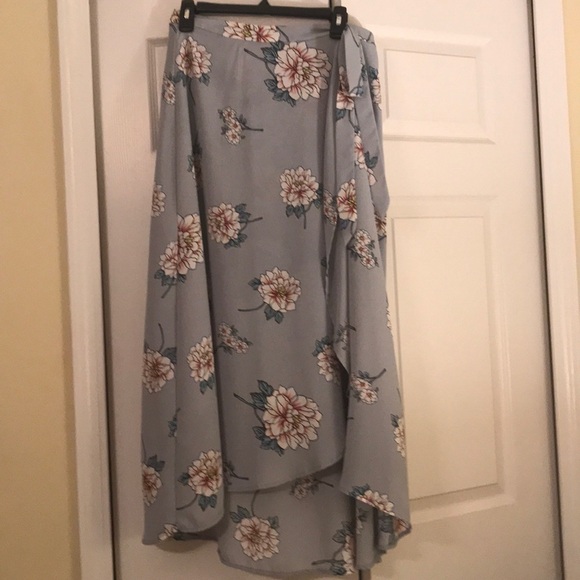 floral Faux wrap skirt by J.O.A - Picture 3 of 4